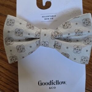 Goodfellow & Co Bow Tie - Cream and Brown Pattern